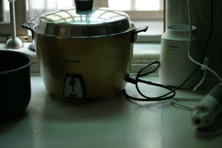Making Cannbutter in the Slow Cooker